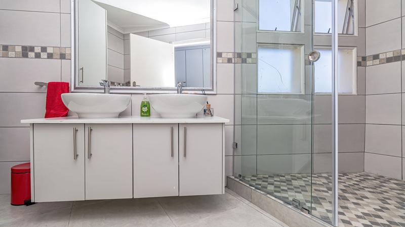 5 Bedroom Property for Sale in Hersham Western Cape